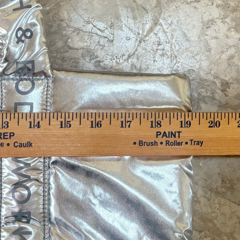 NWT Bath & Body Works Metallic Silver Quilted Tote Bag Winter Holiday Puffer - Picture 10 of 12